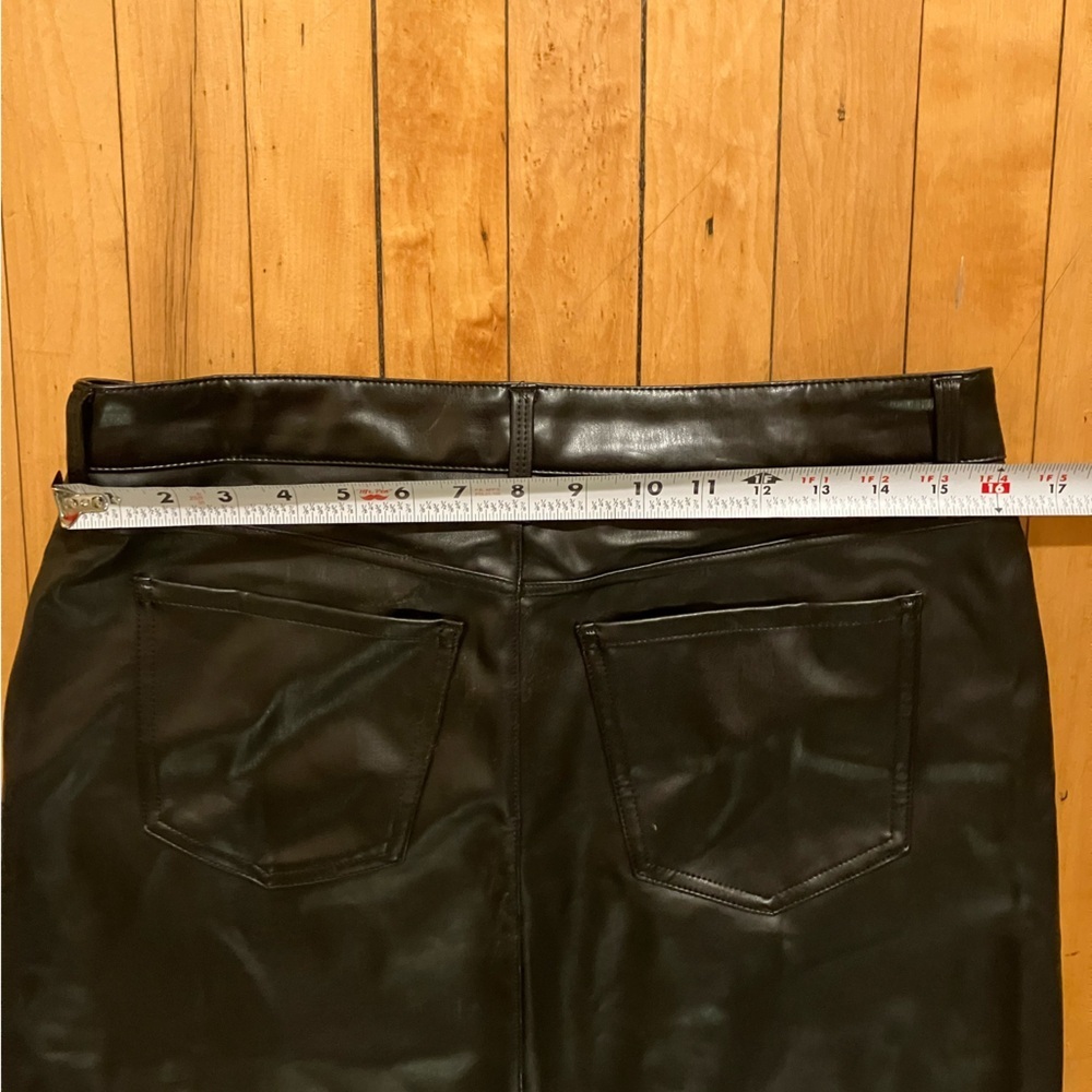 NYDJ Sculpt-her Faux Vegan Leather Black Mini Skirt size 8 - Picture 7 of 8